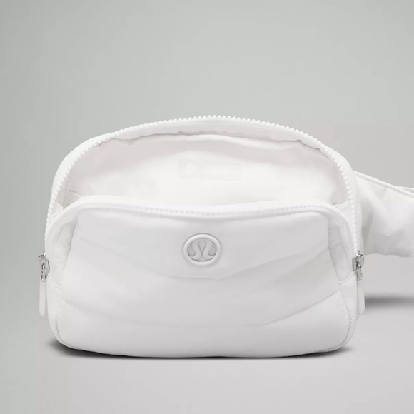 NWT lululemon Everywhere Belt Bag Large 2L Wunder Puff in White